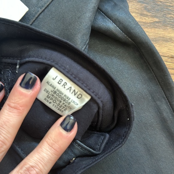 NWT J Brand Alana High-rise Cropped Jeans, Black Leopard Print, Size 25 - Picture 7 of 7